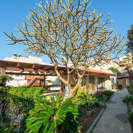 Breezot Yam Hotel Nahariya Bagian luar foto
