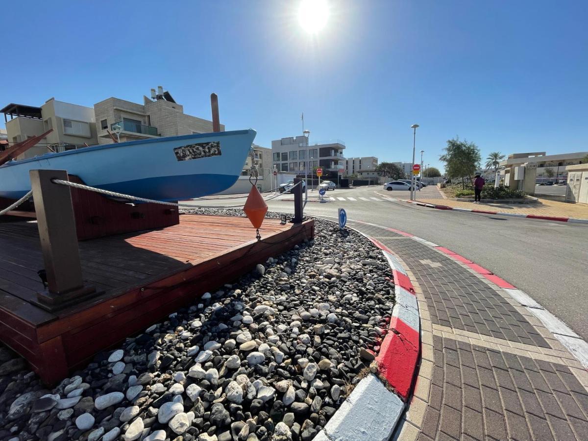 Breezot Yam Hotel Nahariya Bagian luar foto
