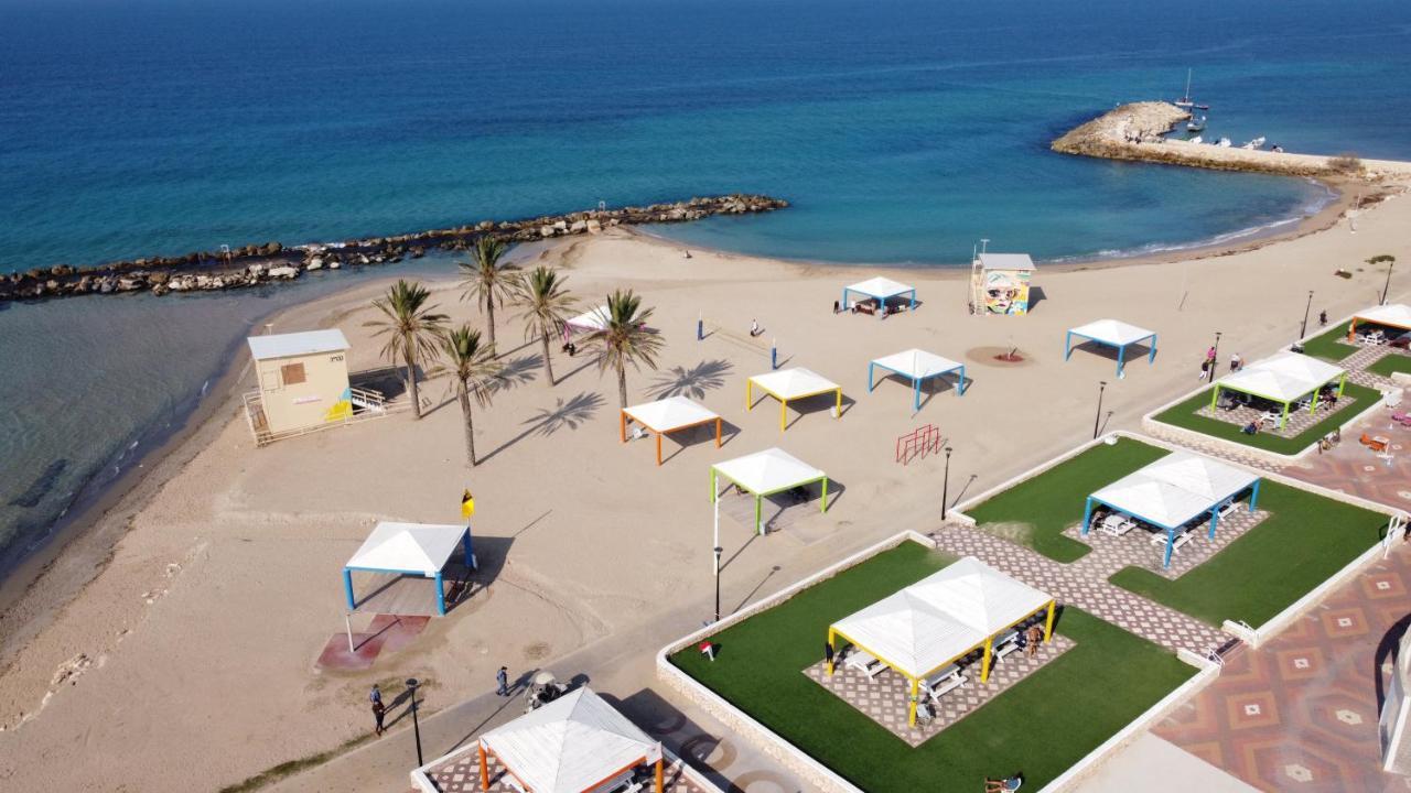 Breezot Yam Hotel Nahariya Bagian luar foto