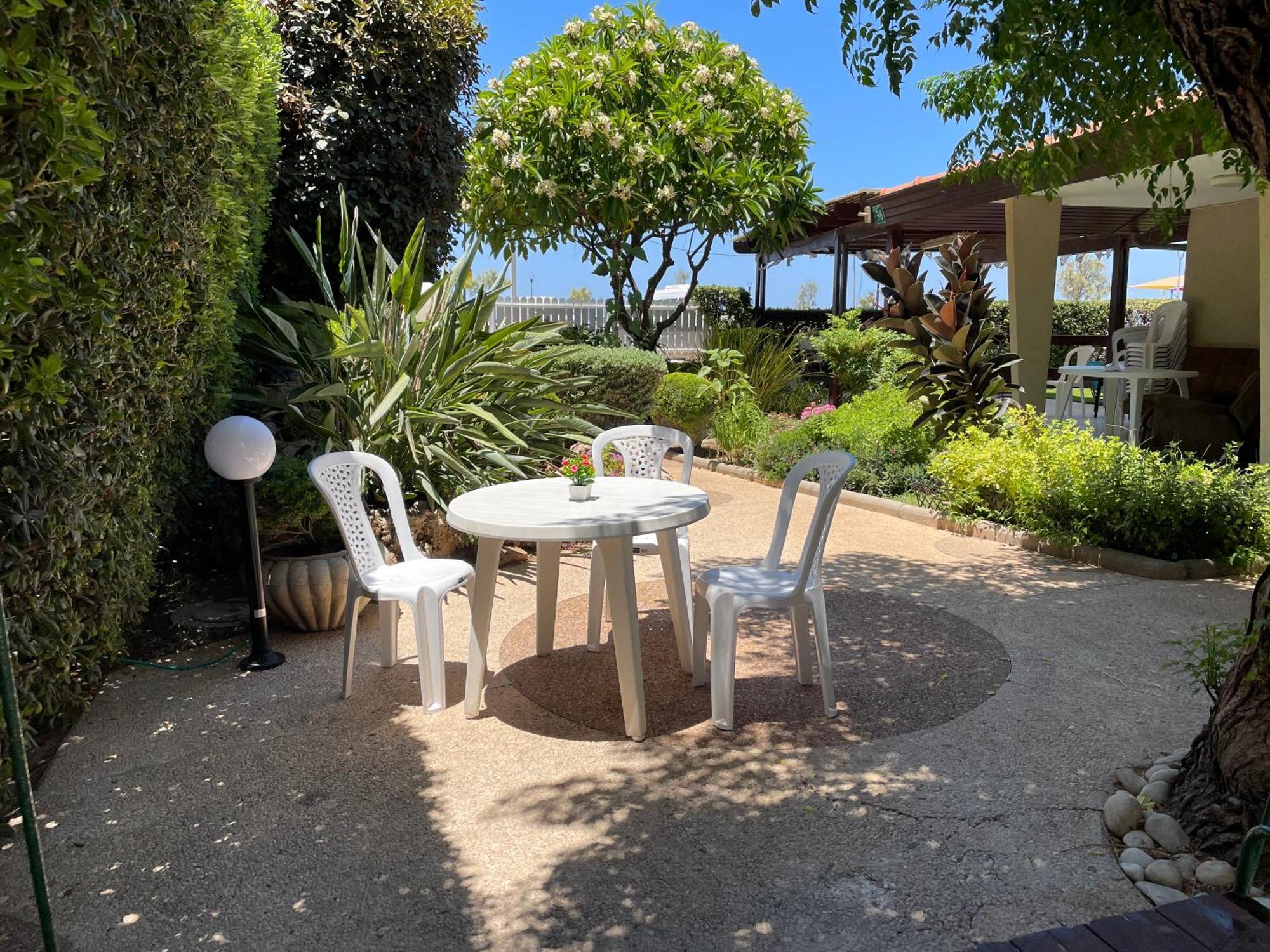 Breezot Yam Hotel Nahariya Bagian luar foto